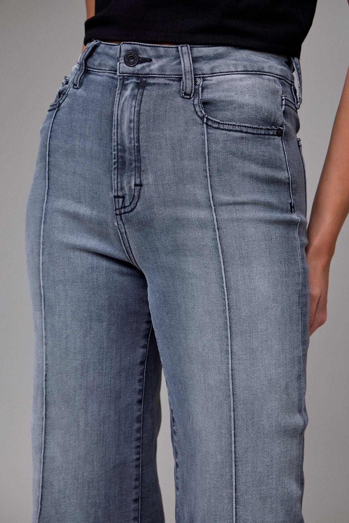 Hidden High Rise Happi Comfort Flare Pintuck Jeans