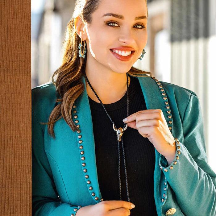 Attitude x Montana Silversmiths Southwest Desert Gold Skull Bolo Tie ABT6249