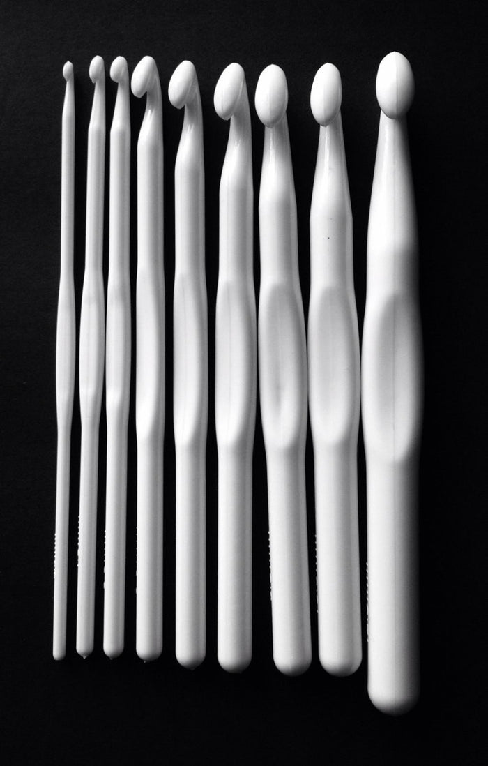 Brand New! 9 Acrylic Crochet Hooks White Finish Weave Knitting Crochet Hook White