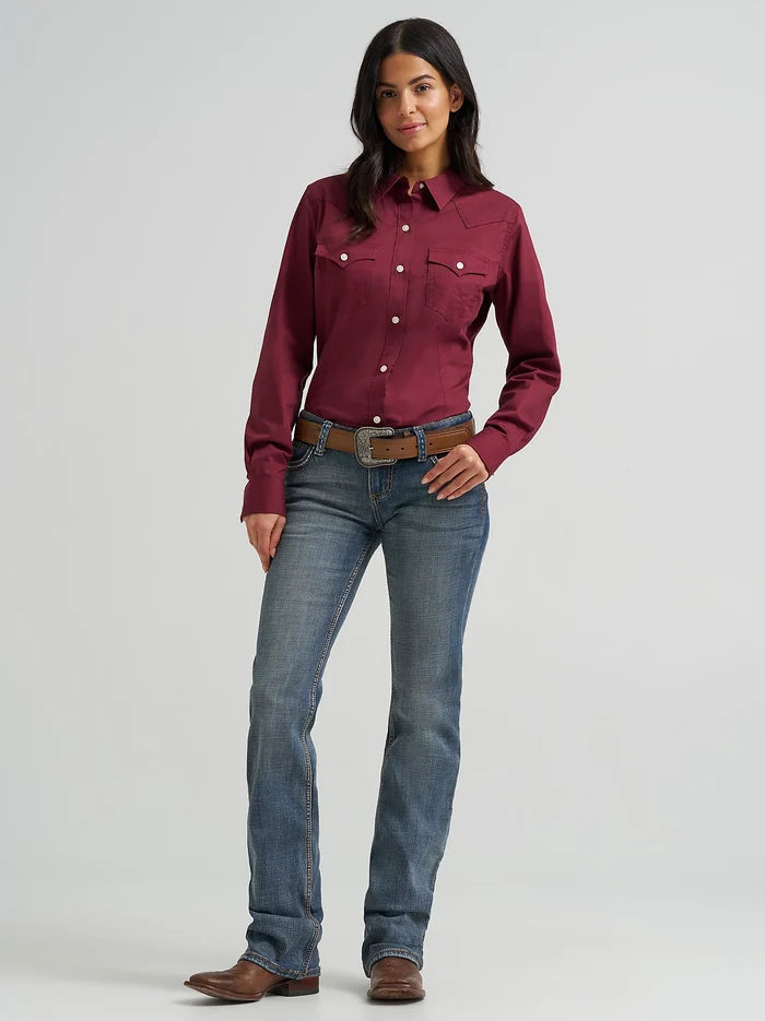 Wrangler Retro Women's Solid Windsor Wine Slim Fit Button Long Sleeve Western Shirt 112358014