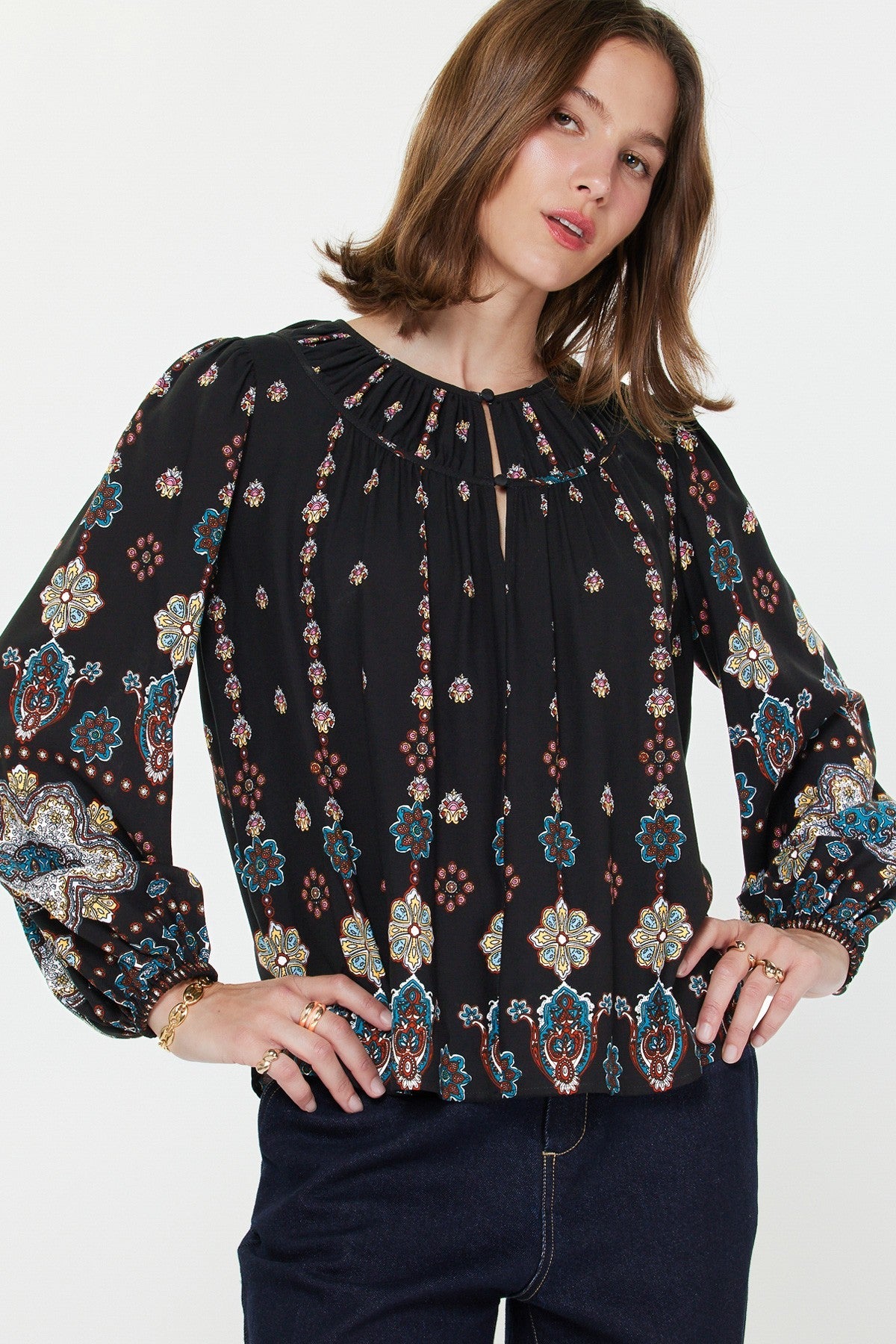Ruched Round Neck LS Top