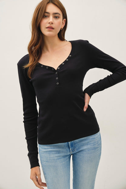 Ribbed V-Neckline Snap Henley