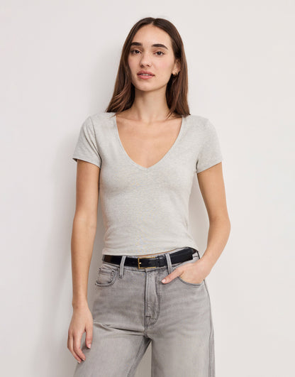 Good American Super Stretch V-Neck Baby Tee