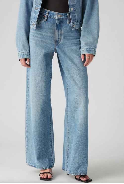 Levis Baggy Straight Leg Jean