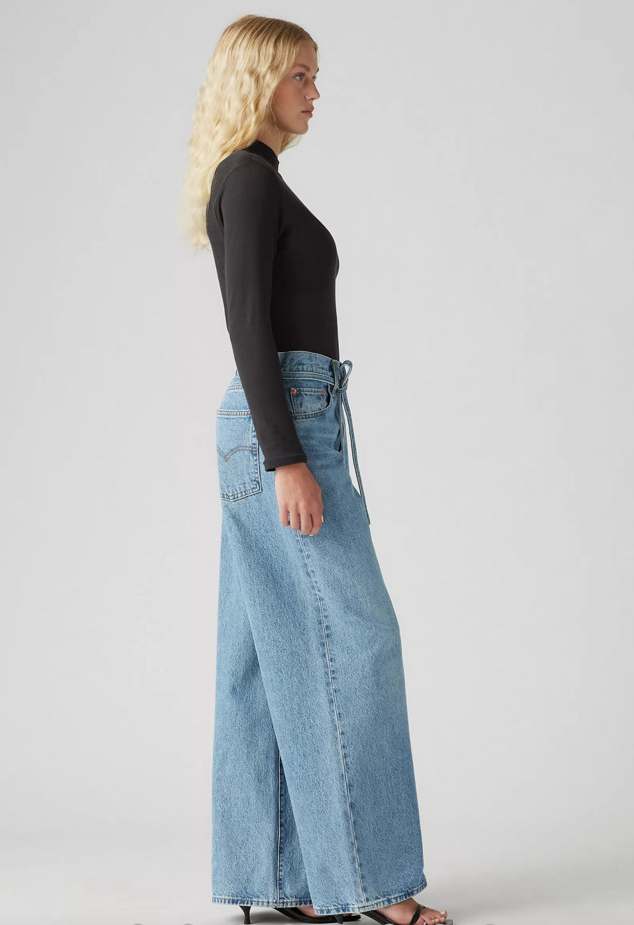 Levis Baggy Straight Leg Jean