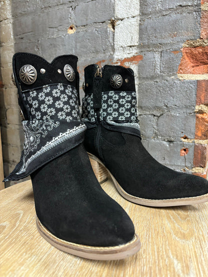 Dingo Women's Black Bandida Cowgirl Ankle Booties DI184-BLK-Painted Cowgirl Western Store
