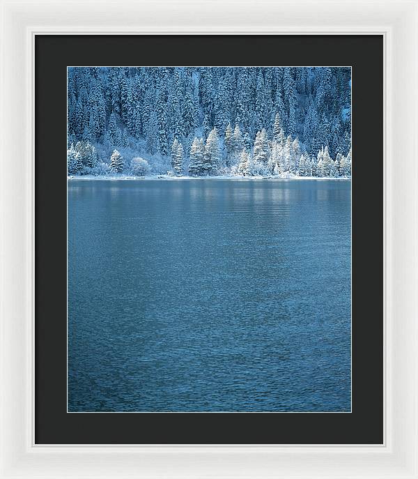 16.5" x 20" / White / Black