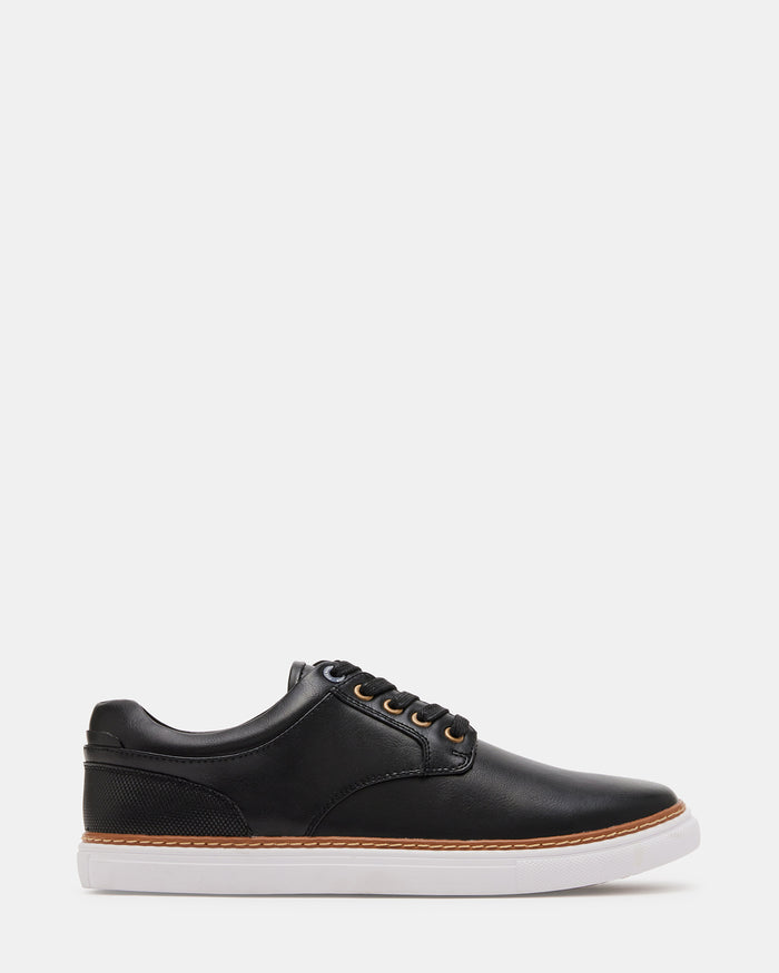 GUSS Black Low-Top Men's Casual Shoe | Steve Madden