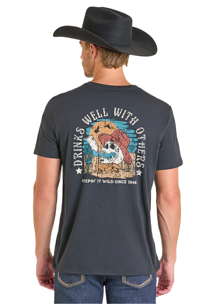 Rock & Roll Cowboy Men's Black 'Drinks Well With Others' Skull Graphic Tee Shirt BU21T07444