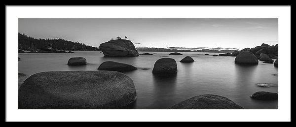 40.000" x 14.250" / Black / White