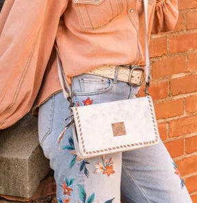 STS Ranchwear Cremello Evie Genuine Leather Crossbody Organizer Purse STS31480