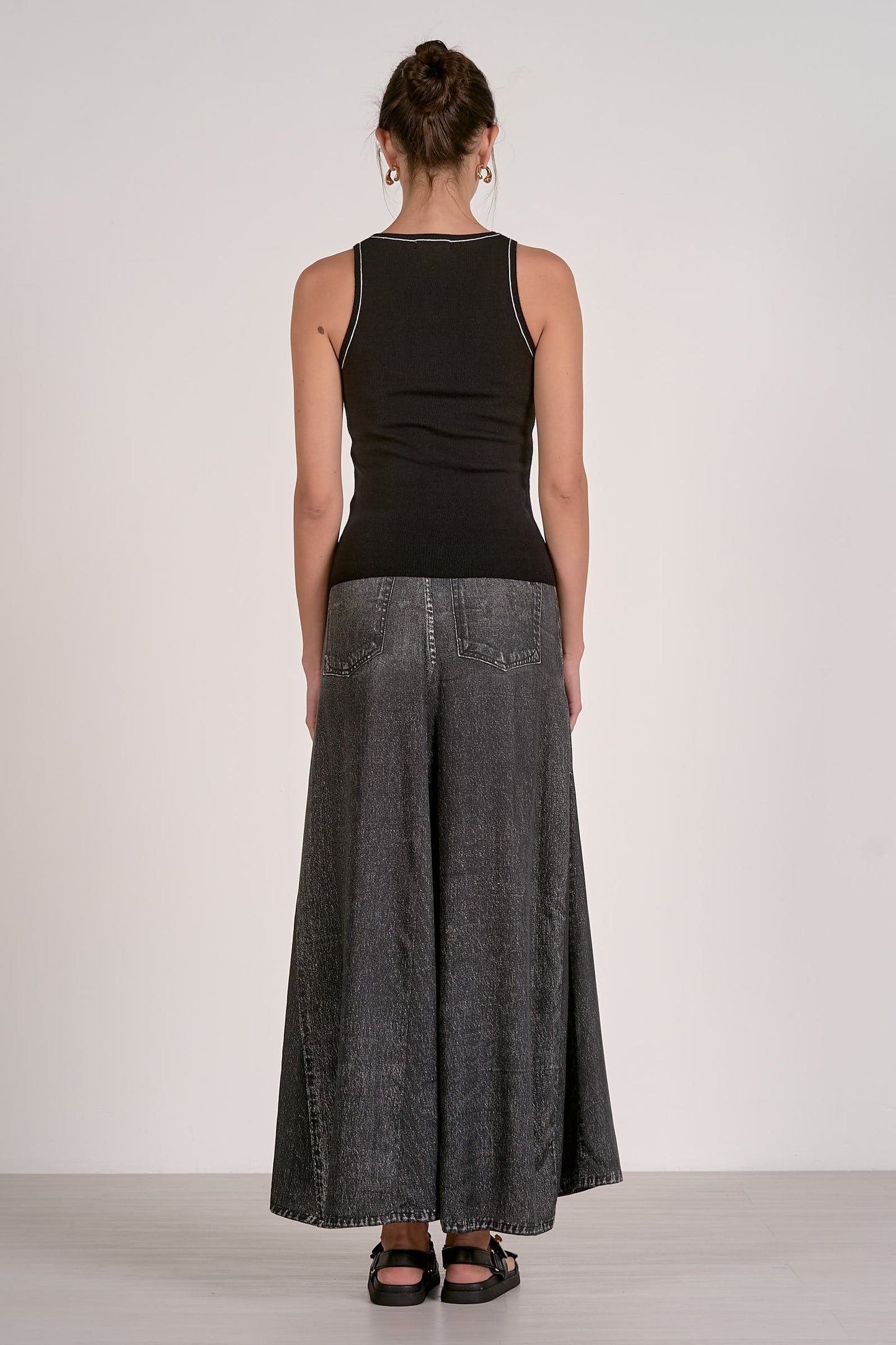 Elan Contrast Stitch Tank Top