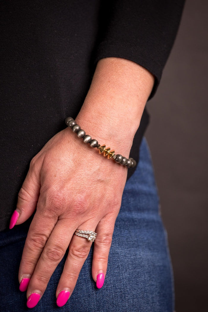 West & Co Faux Navajo Pearl with 3 Burnished Silver Disc Accents Stretch Bracelet BR1445