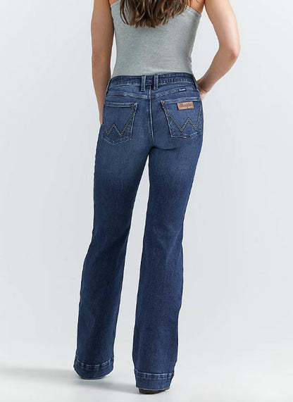 Wrangler Retro Women's Mae Cassie Mid Rise Wide Leg Trouser Jean 112352976