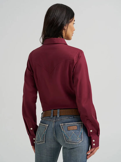 Wrangler Retro Women's Solid Windsor Wine Slim Fit Button Long Sleeve Western Shirt 112358014