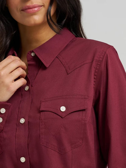 Wrangler Retro Women's Solid Windsor Wine Slim Fit Button Long Sleeve Western Shirt 112358014