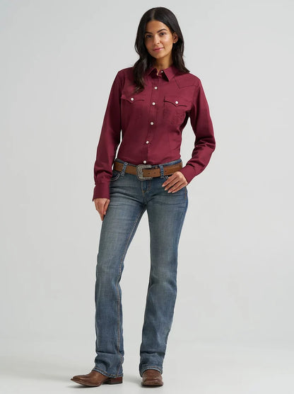 Wrangler Retro Women's Solid Windsor Wine Slim Fit Button Long Sleeve Western Shirt 112358014